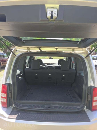 2011 Jeep Liberty Sport – miniatura 14