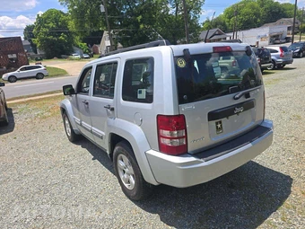 2011 Jeep Liberty Sport – miniatura 2