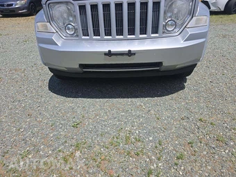 2011 Jeep Liberty Sport – miniatura 21