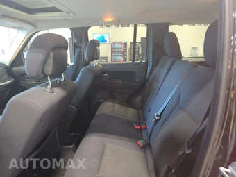 2011 Jeep Liberty Sport – miniatura 13