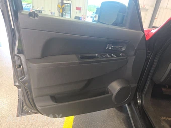2011 Jeep Liberty Sport – miniatura 9