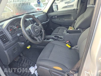 2011 Jeep Liberty Sport - miniatura 7