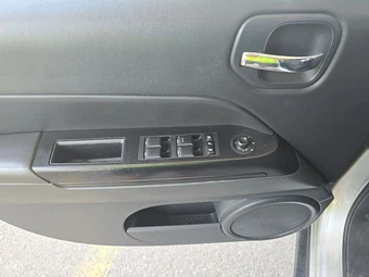 2011 Jeep Patriot Latitude – miniatura 15