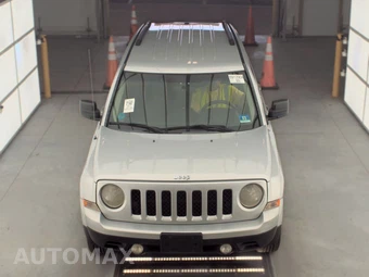2011 Jeep Patriot Latitude – miniatura 2