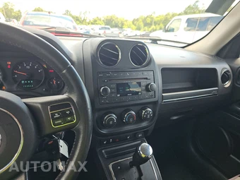 2011 Jeep Patriot Latitude - miniatura 11