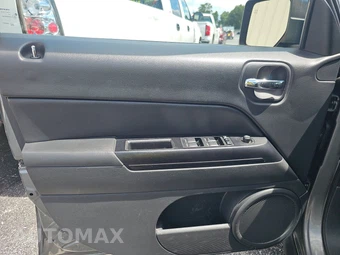 2011 Jeep Patriot Latitude - miniatura 9