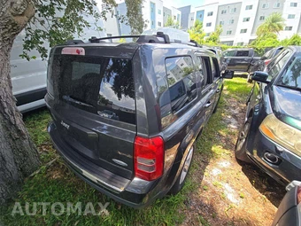 2011 Jeep Patriot Latitude X - miniatura 3