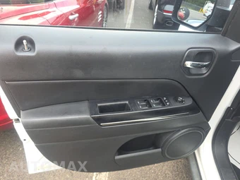 2011 Jeep Patriot Latitude X – miniatura 9