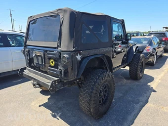 2011 Jeep Wrangler Rubicon - miniatura 4