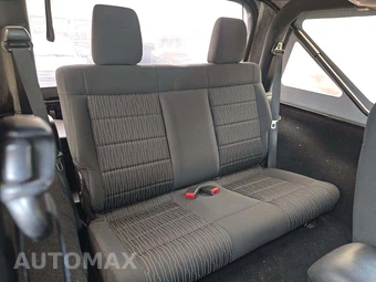 2011 Jeep Wrangler Sahara - miniatura 16