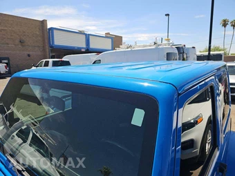 2011 Jeep Wrangler Sahara - miniatura 12