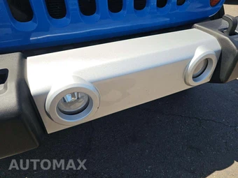 2011 Jeep Wrangler Sahara - miniatura 22
