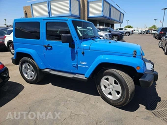 2011 Jeep Wrangler Sahara - miniatura 4
