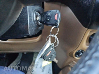 2011 Jeep Wrangler Sahara - miniatura 8