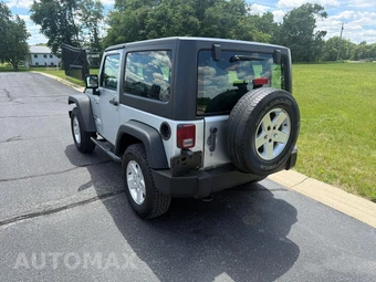 2011 Jeep Wrangler Sport - miniatura 9