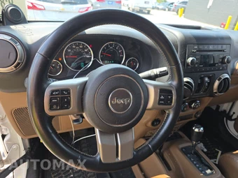 2011 Jeep Wrangler Unlimited Mojave Edition - miniatura 10