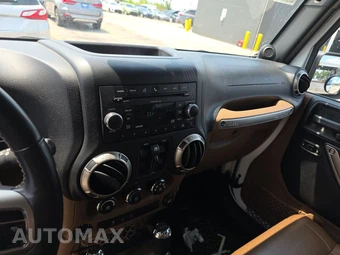 2011 Jeep Wrangler Unlimited Mojave Edition - miniatura 11