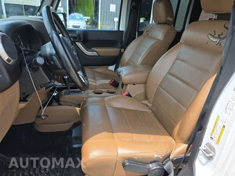 2011 Jeep Wrangler Unlimited Mojave Edition - miniatura 7