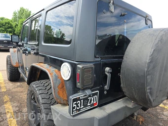 2011 Jeep Wrangler Unlimited Rubicon – miniatura 6