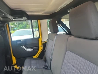 2011 Jeep Wrangler Unlimited Sahara - miniatura 16