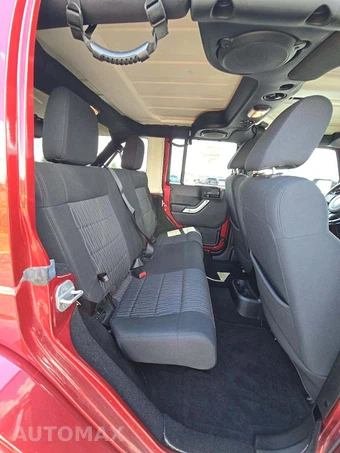 2011 Jeep Wrangler Unlimited Sahara - miniatura 13