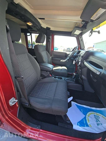 2011 Jeep Wrangler Unlimited Sahara - miniatura 15
