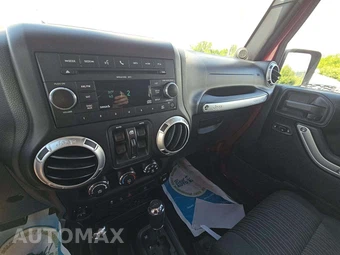 2011 Jeep Wrangler Unlimited Sahara - miniatura 7