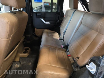 2011 Jeep Wrangler Unlimited Sahara – miniatura 13