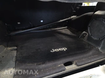 2011 Jeep Wrangler Unlimited Sahara – miniatura 16