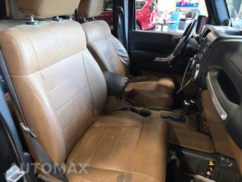2011 Jeep Wrangler Unlimited Sahara – miniatura 8