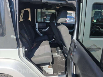 2011 Jeep Wrangler Unlimited Sahara - miniatura 13