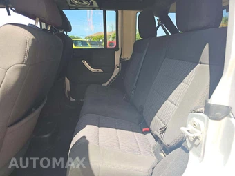 2011 Jeep Wrangler Unlimited Sahara - miniatura 10