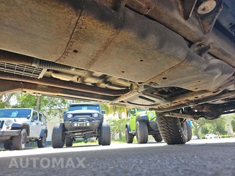 2011 Jeep Wrangler Unlimited Sahara - miniatura 14