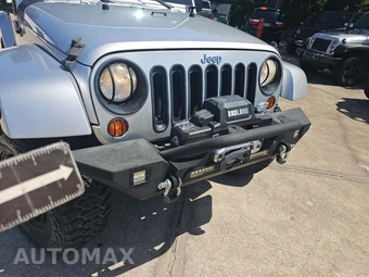 2011 Jeep Wrangler Unlimited Sahara - miniatura 20