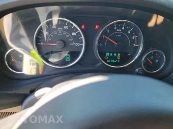 2011 Jeep Wrangler Unlimited Sahara - miniatura 12