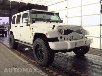 2011 Jeep Wrangler Unlimited Sahara - miniatura 3