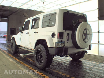 2011 Jeep Wrangler Unlimited Sahara - miniatura 6