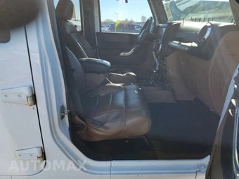 2011 Jeep Wrangler Unlimited Sahara - miniatura 8