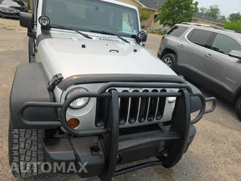 2011 Jeep Wrangler Unlimited Sport - miniatura 2