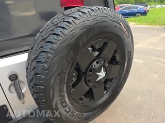 2011 Jeep Wrangler Unlimited Sport - miniatura 7
