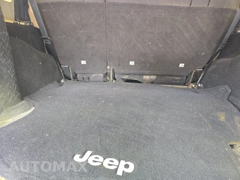 2011 Jeep Wrangler Unlimited Sport - miniatura 16