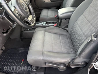2011 Jeep Wrangler Unlimited Sport - miniatura 84