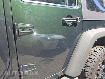 2011 Jeep Wrangler Unlimited Sport - miniatura 24