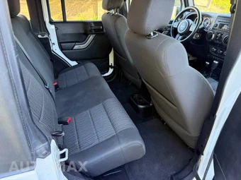 2011 Jeep Wrangler Unlimited Sport - miniatura 18