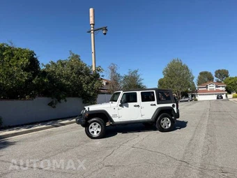 2011 Jeep Wrangler Unlimited Sport - miniatura 2