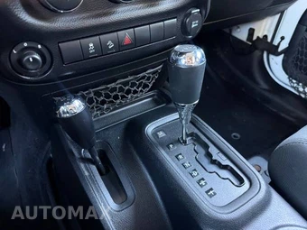 2011 Jeep Wrangler Unlimited Sport - miniatura 20