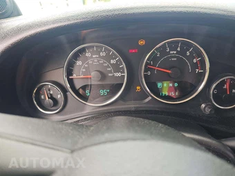 2011 Jeep Wrangler Unlimited Sport - miniatura 9