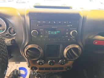 2011 Jeep Wrangler Unlimited Sport - miniatura 10