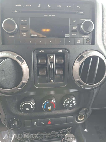 2011 Jeep Wrangler Unlimited Sport - miniatura 10