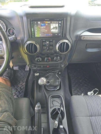 2011 Jeep Wrangler Unlimited Sport - miniatura 10